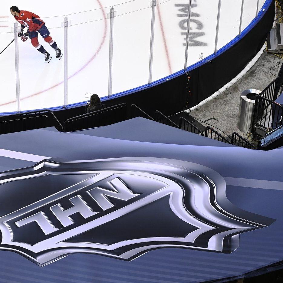 Fact File: Fake stories about hockey stars tied to foreign clickbait network